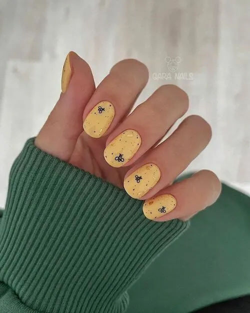 bee nail designs