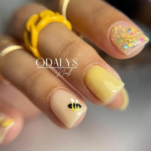 bee nail designs