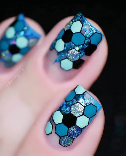 bee nail designs