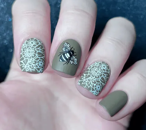 bee nail designs