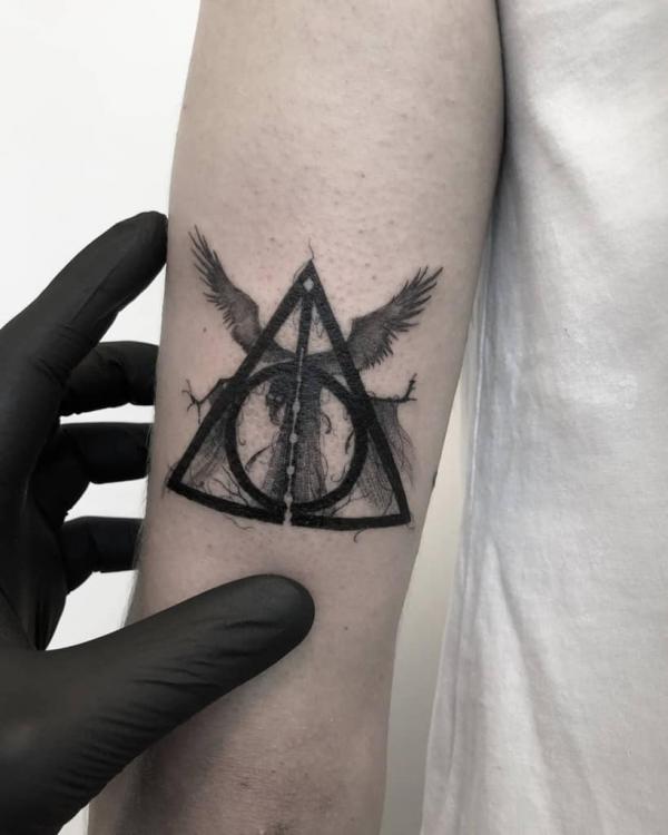 harry potter deathly hallows with Thestrals tattoo