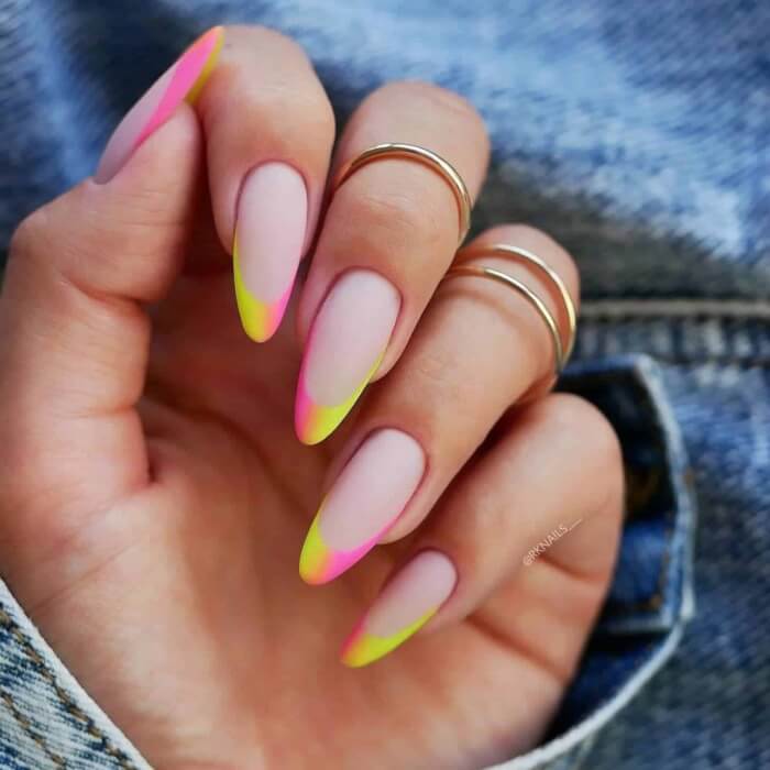 23 Dazzling Yellow Nails To Freshen Up Your Upcoming Summer Manicures - 112