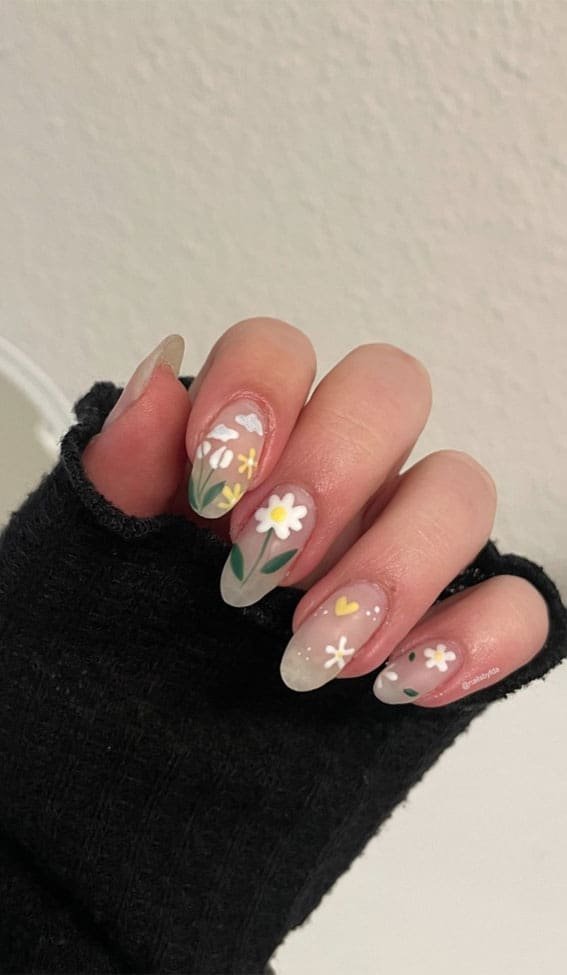 Daisy Delight pastel nails