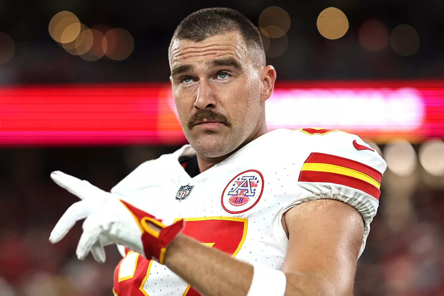 GLENDALE, ARIZONA - AUGUST 19: Travis Kelce #87 of the Kansas City Chiefs reacts prior to an NFL preseason football game between the Arizona Cardinals and the Kansas City Chiefs at State Farm Stadium on August 19, 2023 in Glendale, Arizona.