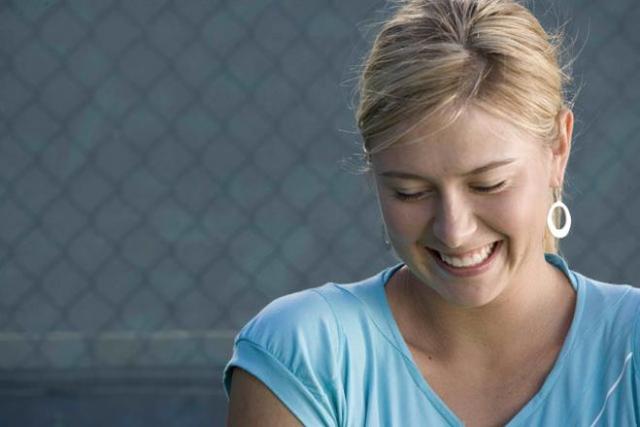 Maria Sharapova smiling so cute.jpg