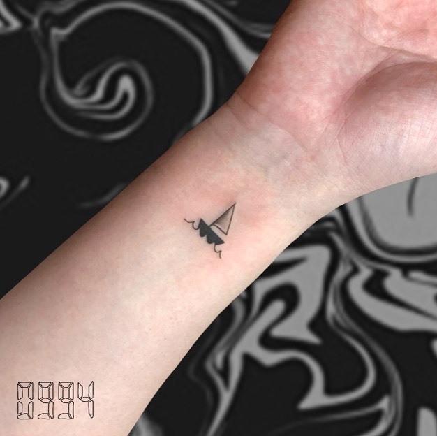 Minimalist Ocean Tattoo 4