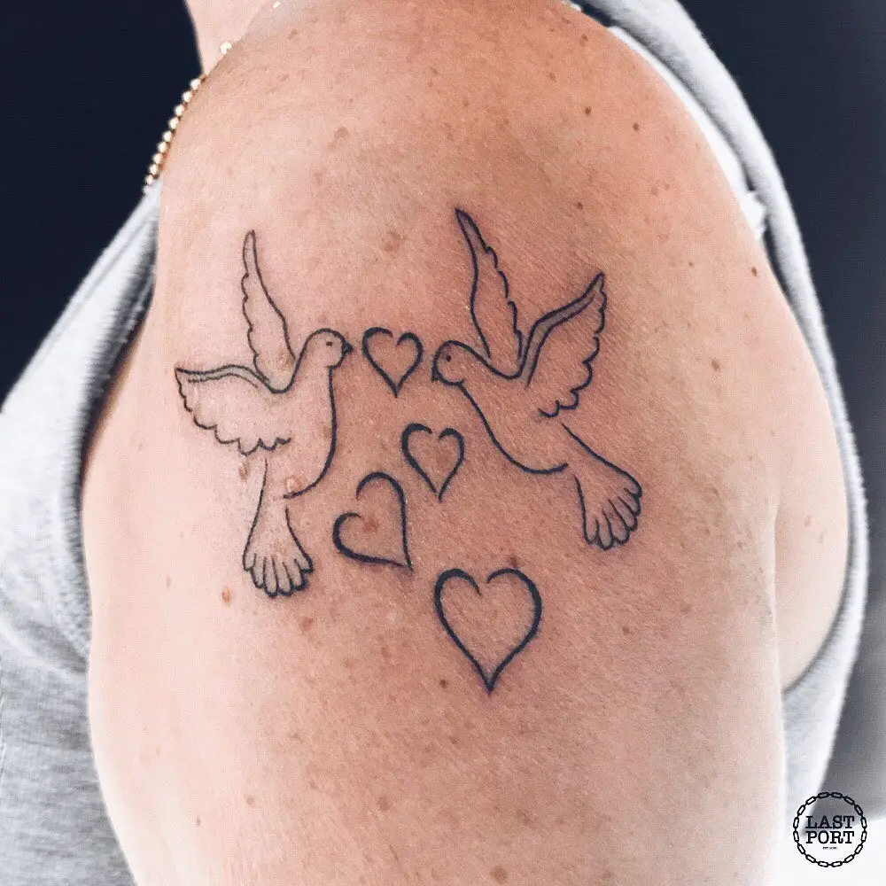 Shoulder Dove Design