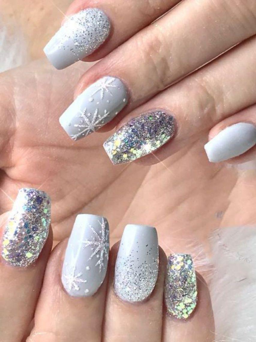 Họa tiết lấp lánh cho mùa đông không lạnh khiến các fans nail artist phát cuồng