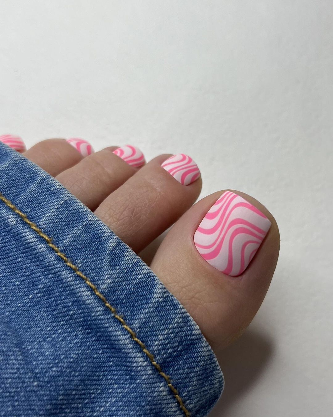 25 Fresh and Chic Summer White Toe Nail Designs for Every Occasion