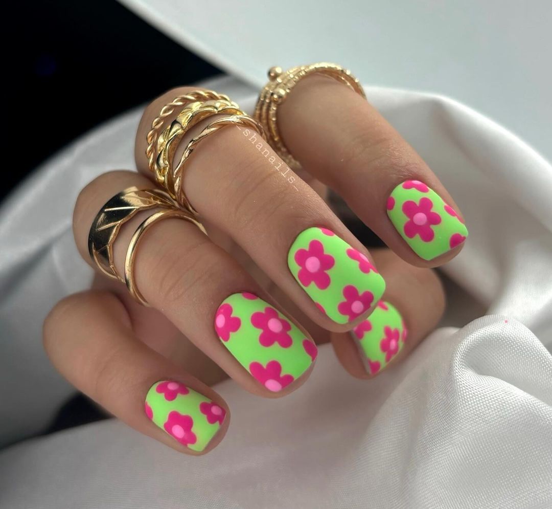 Stay Cool and Chic: Summer Short Acrylic Nail Designs