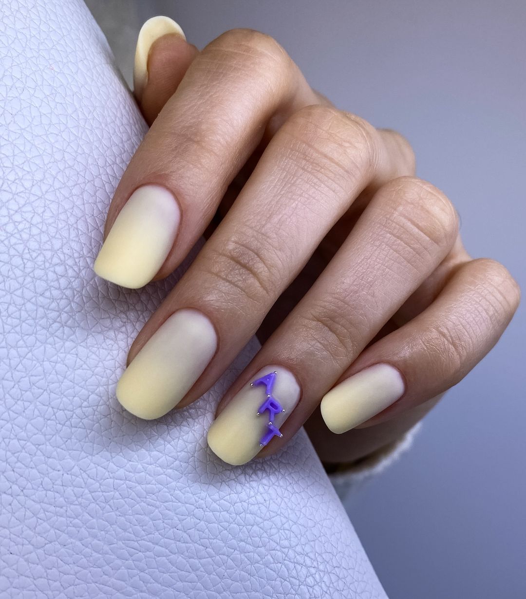 Effortlessly Stylish: Short Colors & Designs for Summer Nails