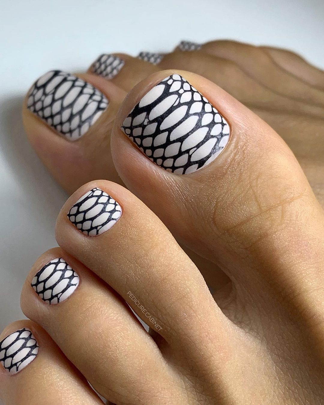 25 Fresh and Chic Summer White Toe Nail Designs for Every Occasion