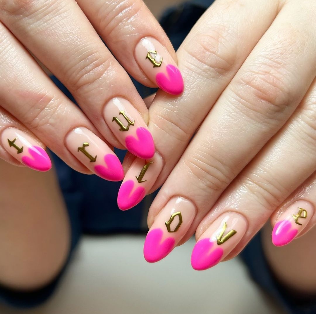 Get Creative: Summer Oval Nail Designs & Color Ideas to Elevate Your Look