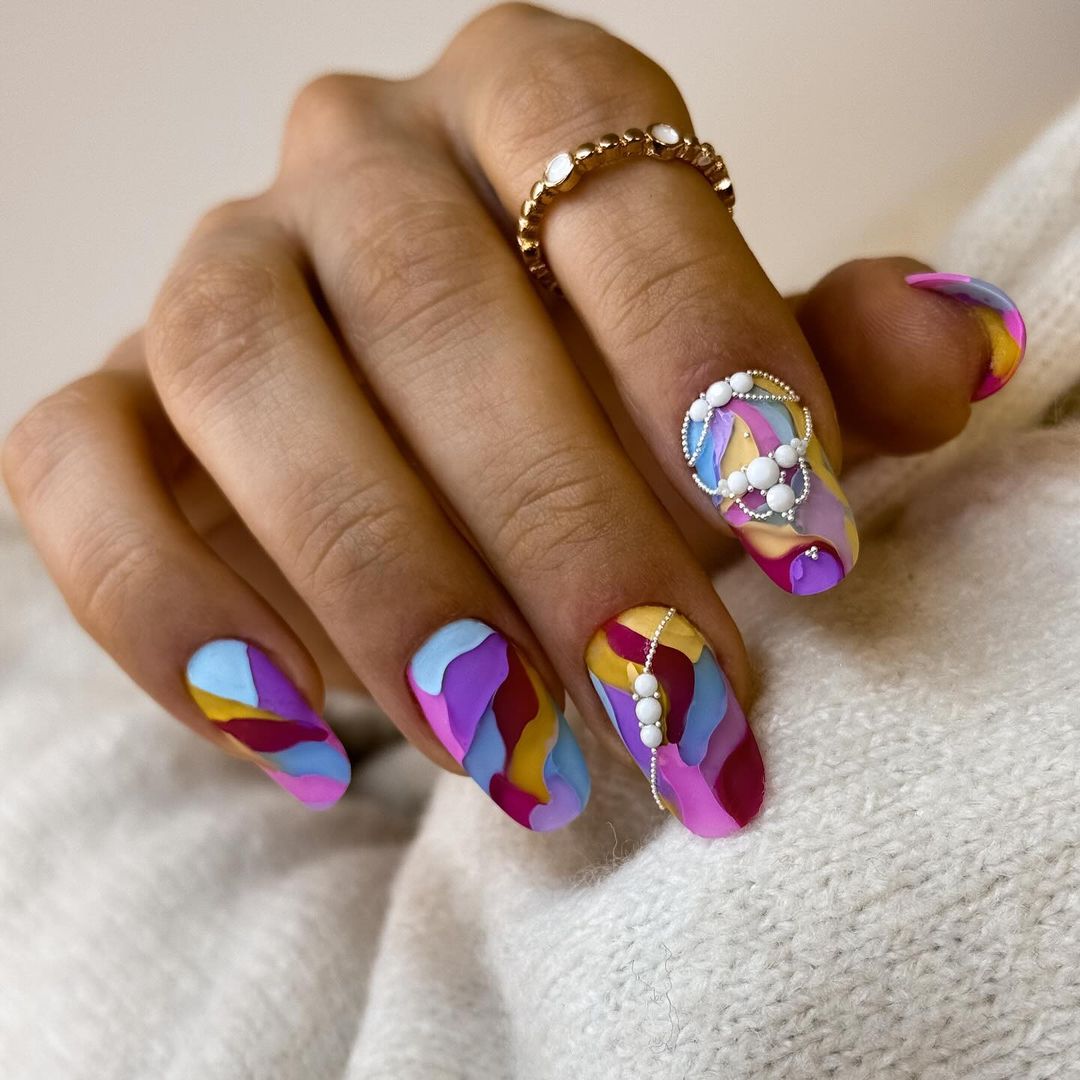 Effortlessly Stylish: Short Colors & Designs for Summer Nails