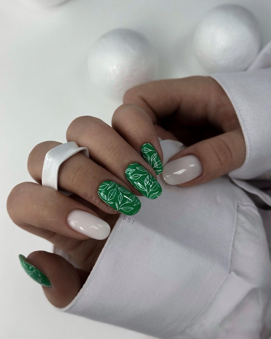 Stay Cool and Chic: Summer Short Acrylic Nail Designs