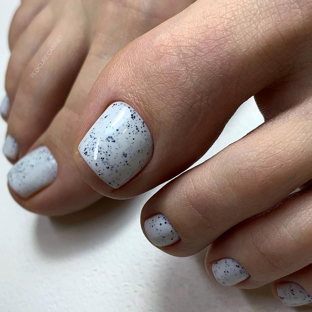 25 Fresh and Chic Summer White Toe Nail Designs for Every Occasion