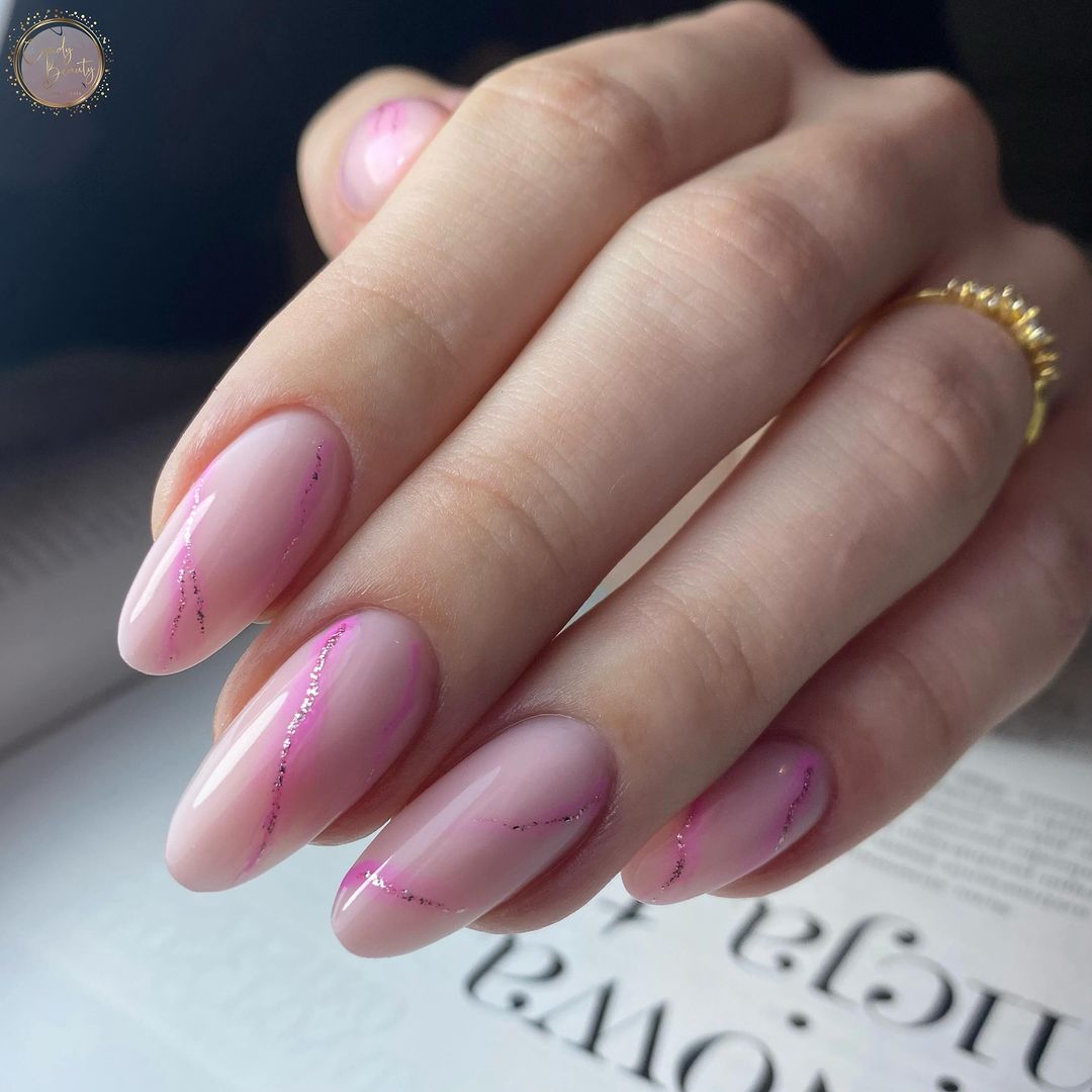 Get Creative: Summer Oval Nail Designs & Color Ideas to Elevate Your Look