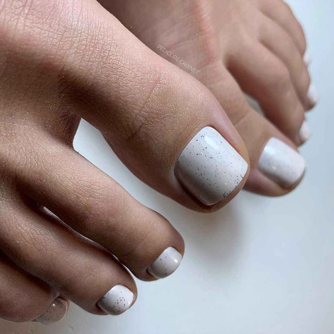 25 Fresh and Chic Summer White Toe Nail Designs for Every Occasion