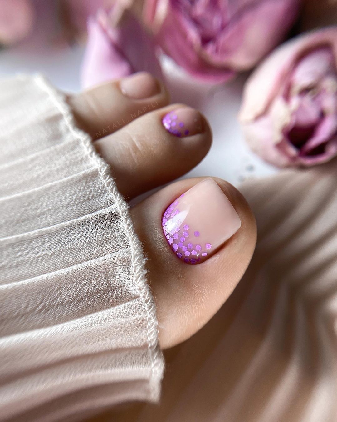 Beach-Ready Toes: Simple Summer Toe Nail Ideas