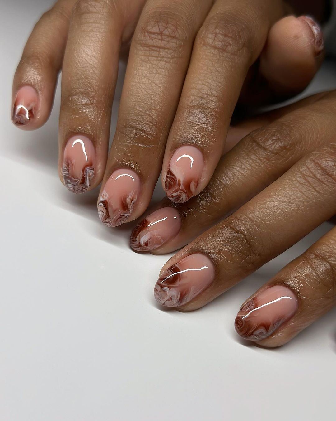 Sunny Chic: Embrace Effortless Elegance with Natural Summer Nails 2024