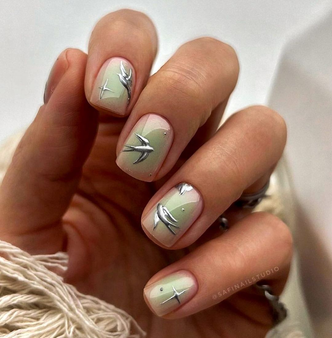 Effortlessly Stylish: Short Colors & Designs for Summer Nails