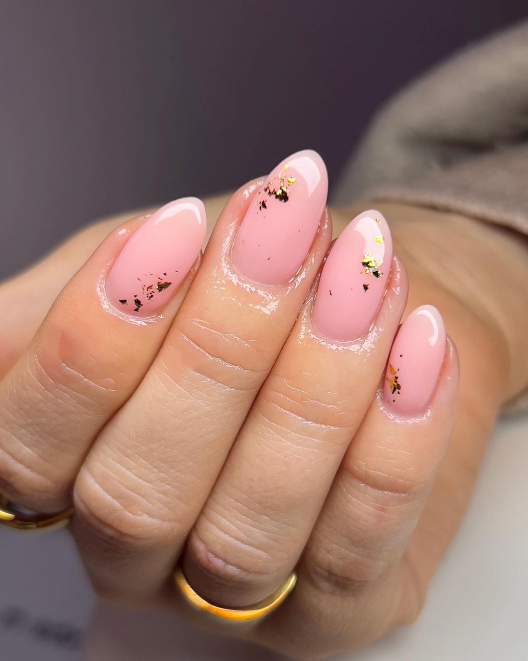 Sunny Chic: Embrace Effortless Elegance with Natural Summer Nails 2024