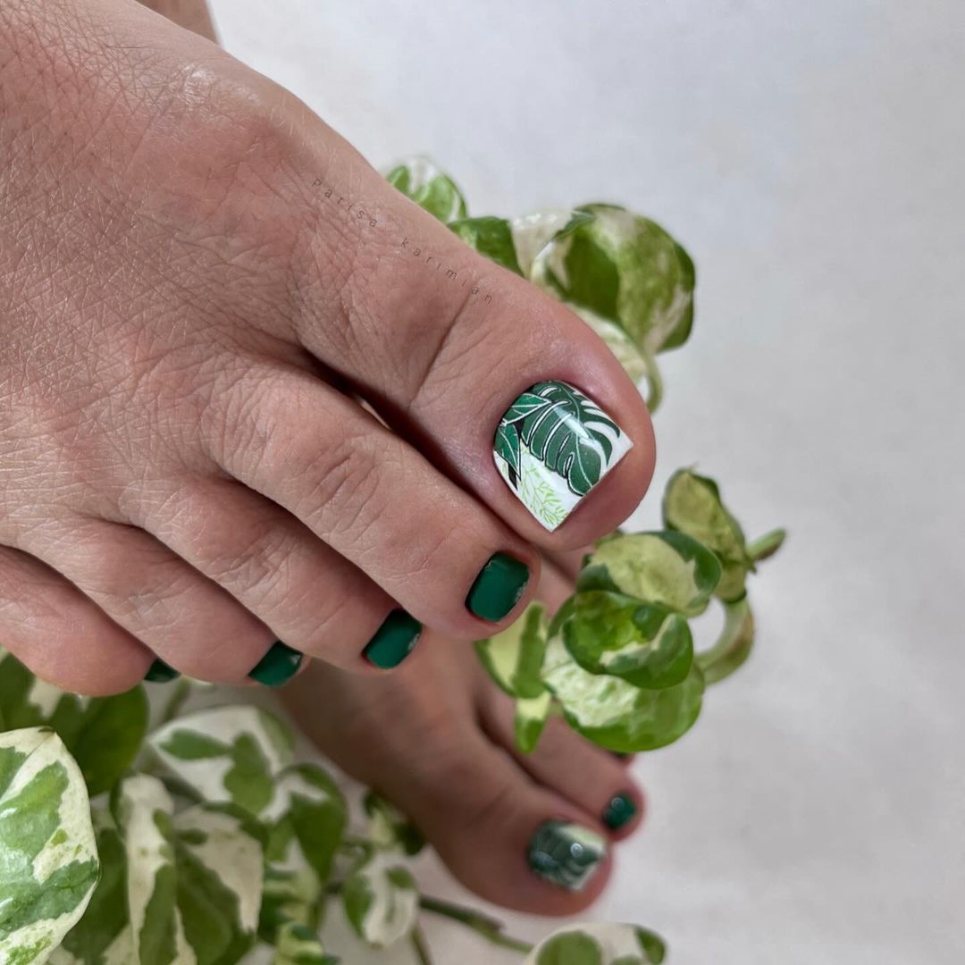 Sunny Steps: 31 Summer Pedicure Ideas to Keep Your Feet Stylish and Fresh