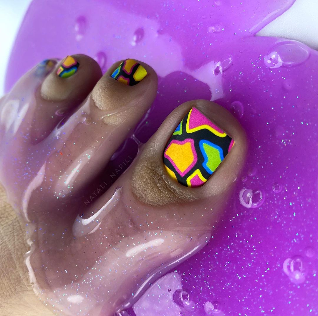 Beach-Ready Toes: Simple Summer Toe Nail Ideas