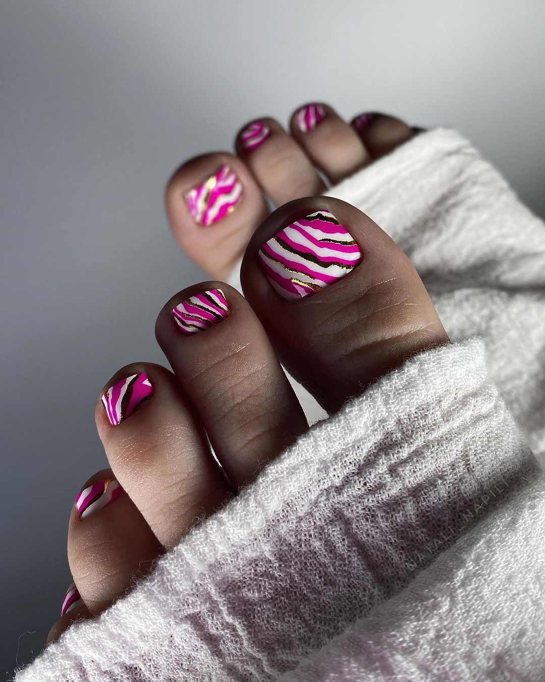 Beach-Ready Toes: Simple Summer Toe Nail Ideas