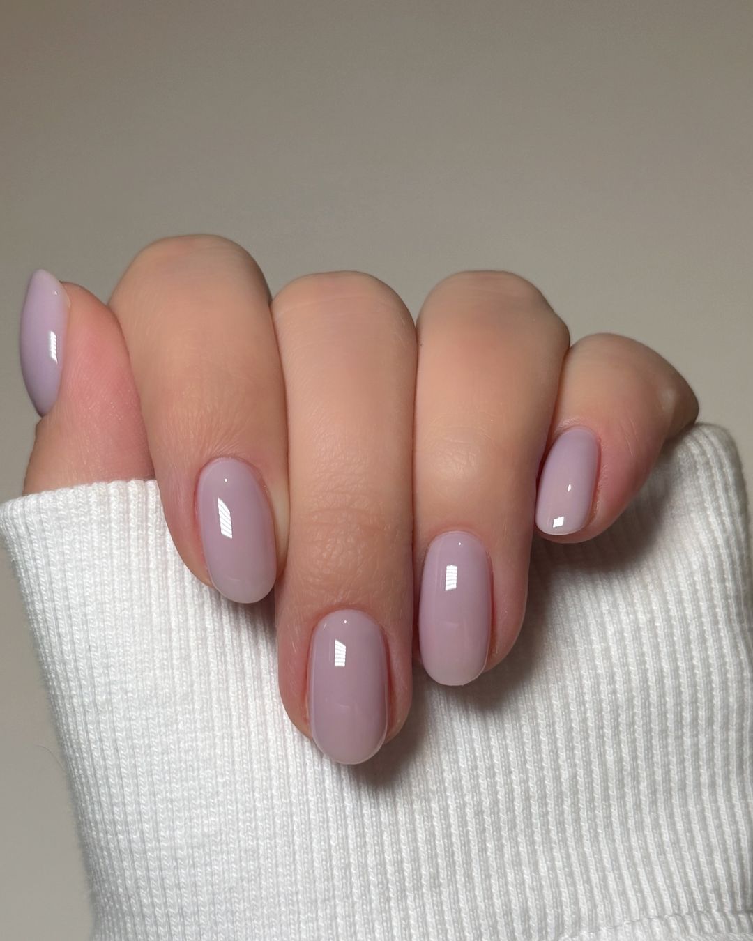 Sunny Chic: Embrace Effortless Elegance with Natural Summer Nails 2024