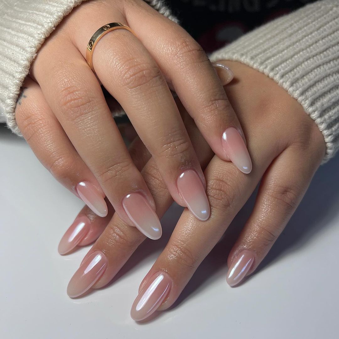 Sunny Chic: Embrace Effortless Elegance with Natural Summer Nails 2024