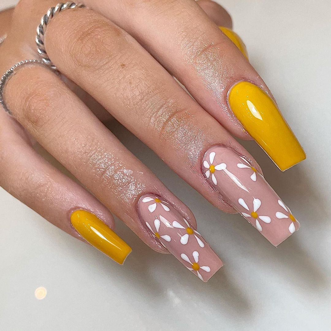 Elevate Your Style: Trendsetting Summer Coffin Nails of 2024