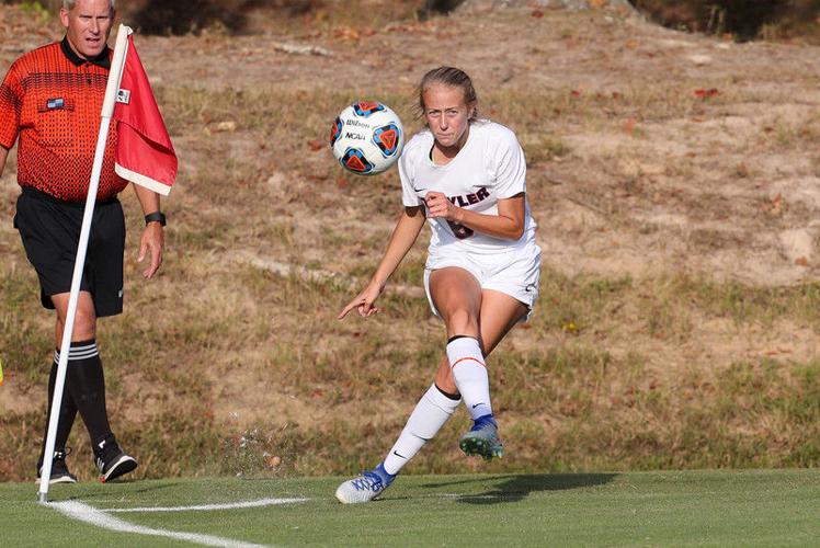 Matthews hat trick helps UT Tyler soccer sweep Belhaven | Sports | tylerpaper.com