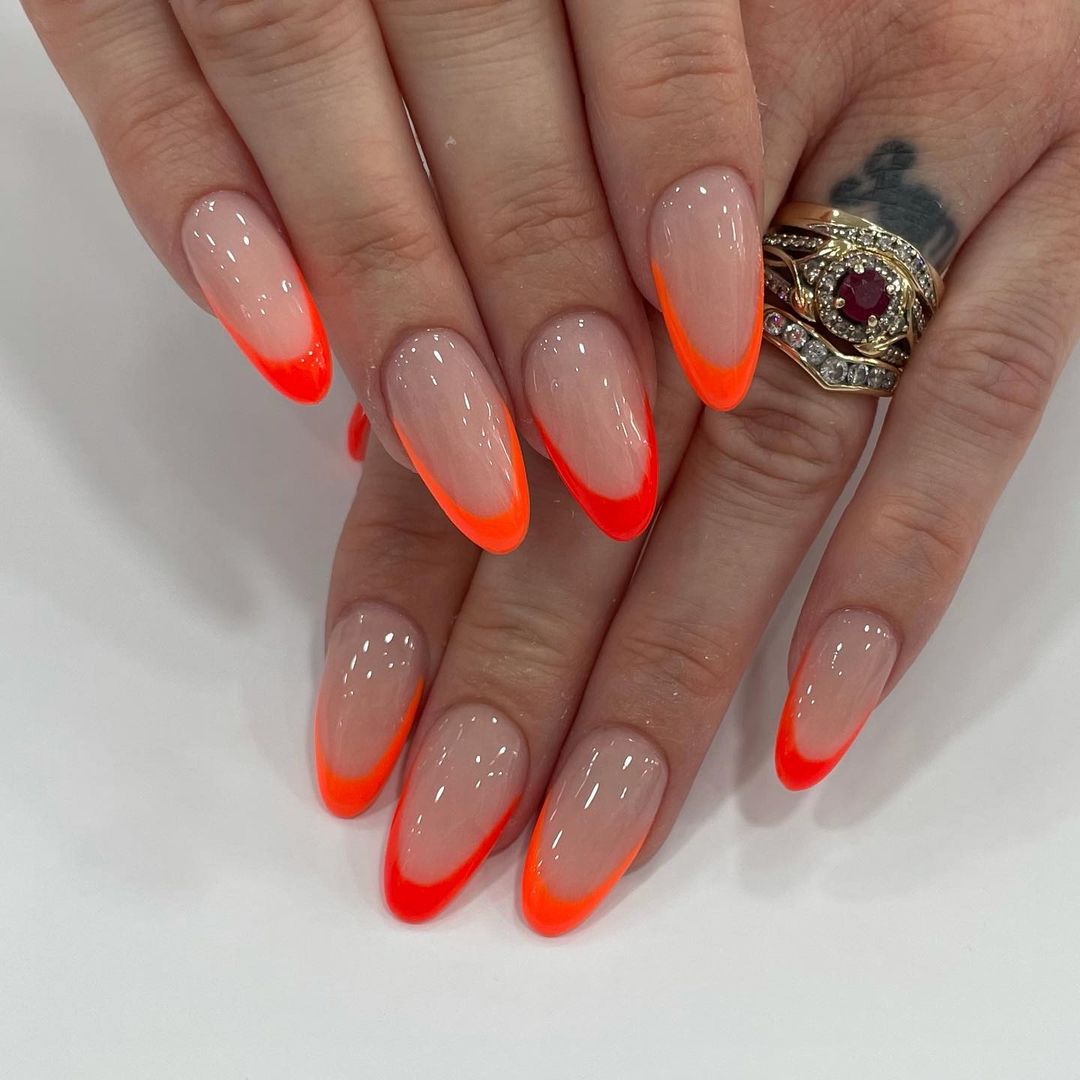 Get Creative: Summer Oval Nail Designs & Color Ideas to Elevate Your Look