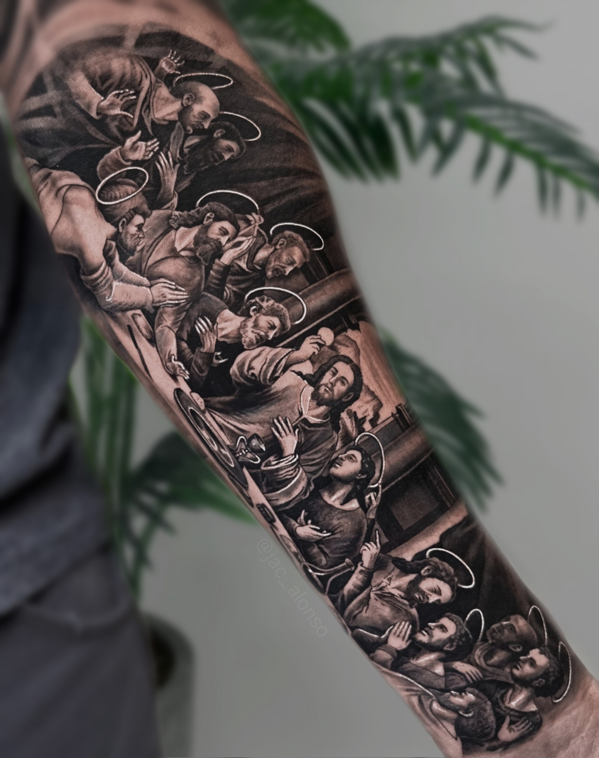 Tattoo artist Jesus Alonso