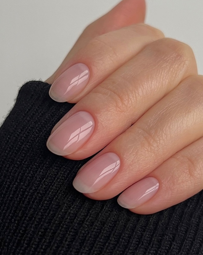 Sunny Chic: Embrace Effortless Elegance with Natural Summer Nails 2024