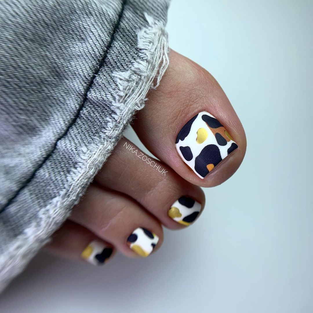 25 Fresh and Chic Summer White Toe Nail Designs for Every Occasion