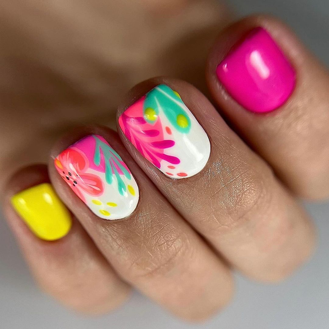 Trendy Acrylic Colors and Designs for Your Summer Nail Inspiration