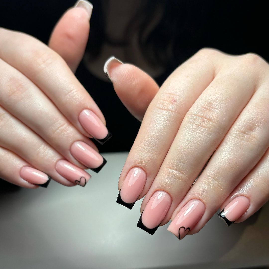 Sunny Chic: Embrace Effortless Elegance with Natural Summer Nails 2024