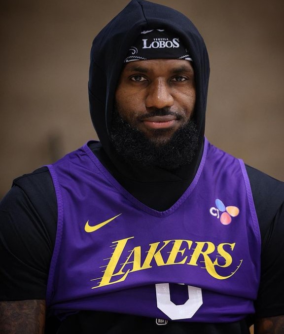 Lebron James Net Worth is $1.2 billion USD, as of 2023