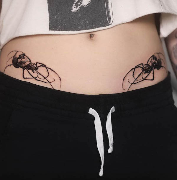 Matching spider waist tattoo by @strokin_dark