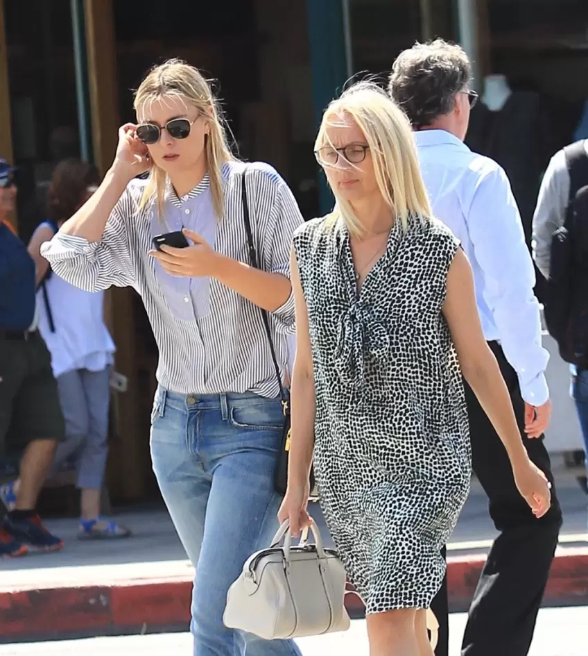 Maria Sharapova goes shopping with her mum in Beverly Hills (PICS INSIDE)