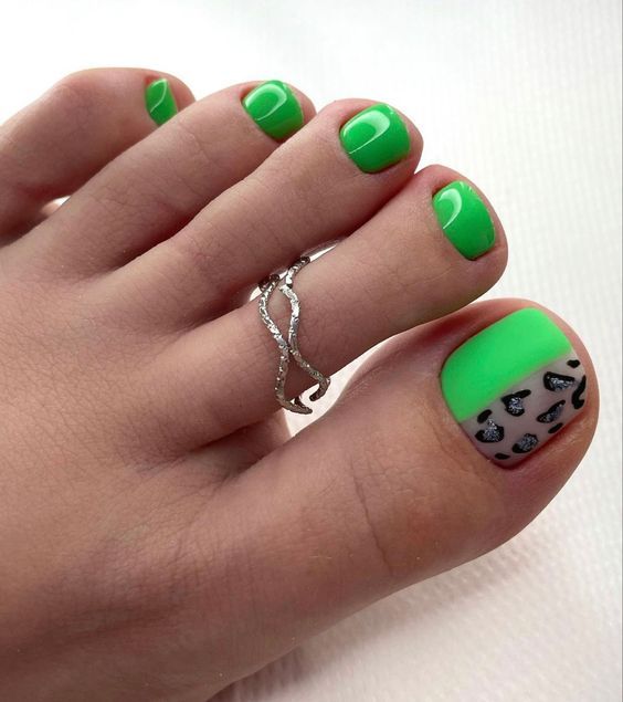 Summer Toe Nail 2024: Trendy Tips for Perfectly Pedicured Toes