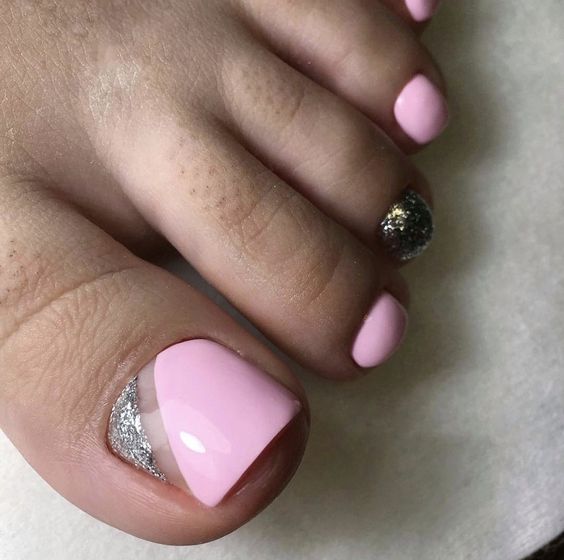 Trendy Toes: Top Summer Toe Nail Colors of 2024