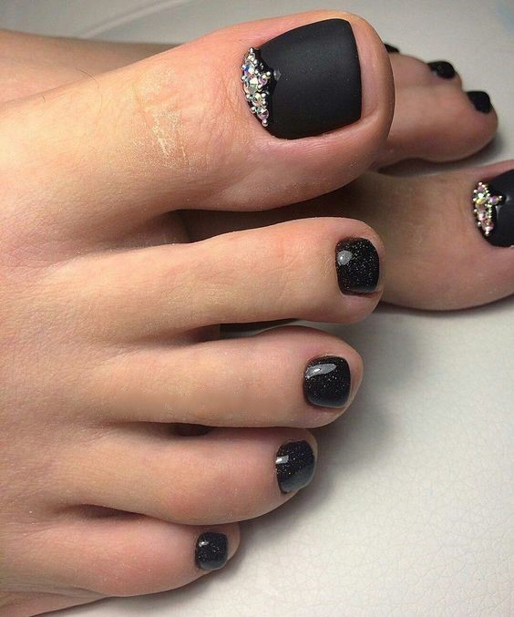 Summer Toe Nail 2024: Trendy Tips for Perfectly Pedicured Toes