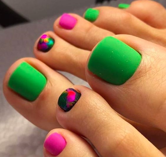 Summer Toe Nail 2024: Trendy Tips for Perfectly Pedicured Toes