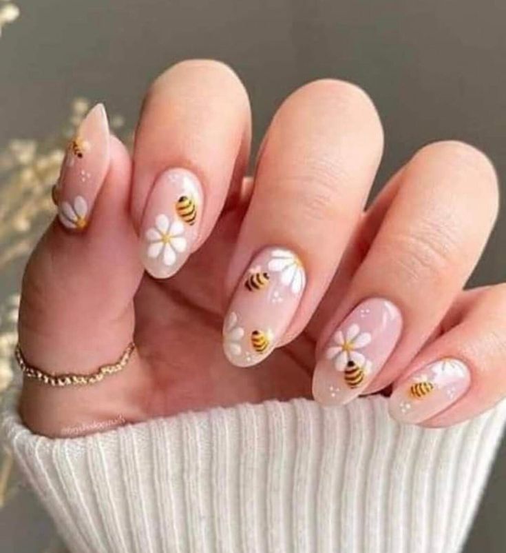 Vacation Nails 2024: Nail Art Ideas to Elevate Your Getaway Look