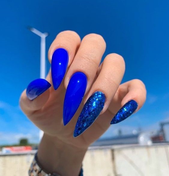 Nail the Perfect Look: July Nail Colors for 2024 Summer Vibes