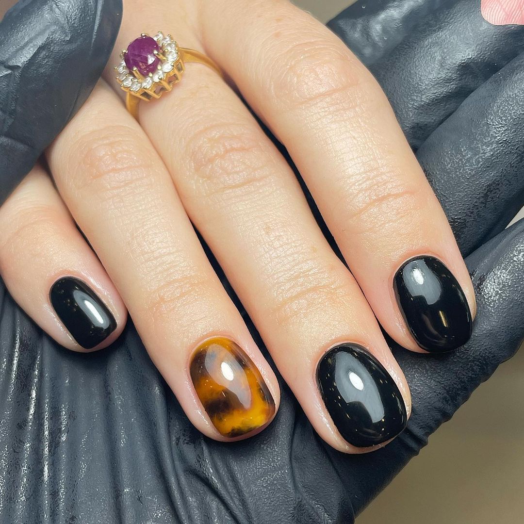 29 Stunning Ideas for Black Fall Nails 2024