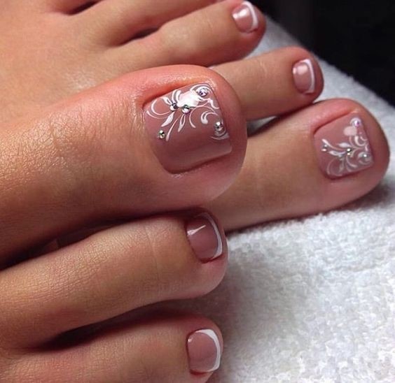 Trendy Toes: Top Summer Toe Nail Colors of 2024